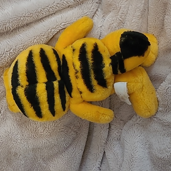 Garfield - Picture 2 of 2